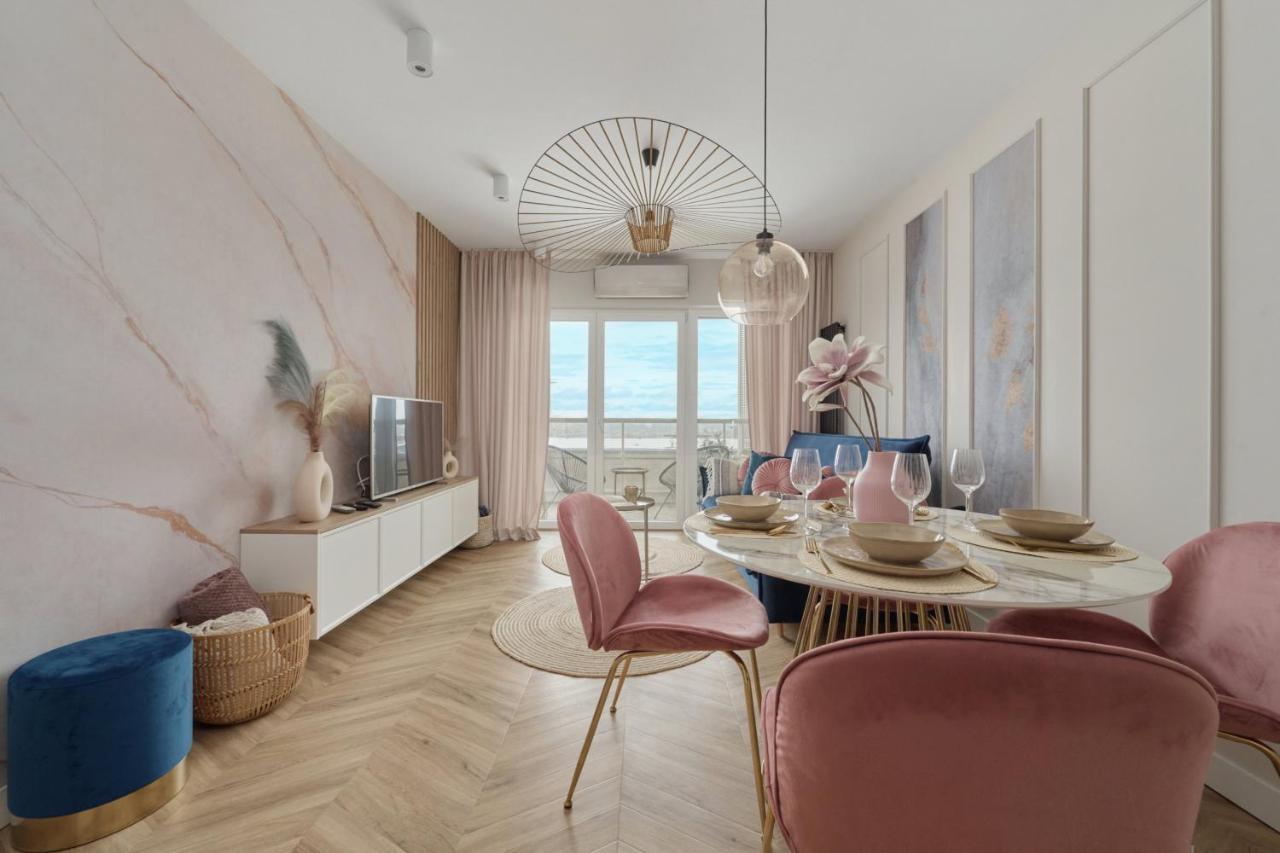 Elegant Apartment With Balcony Krakowska Wroclaw By Renters Prestige Exterior photo